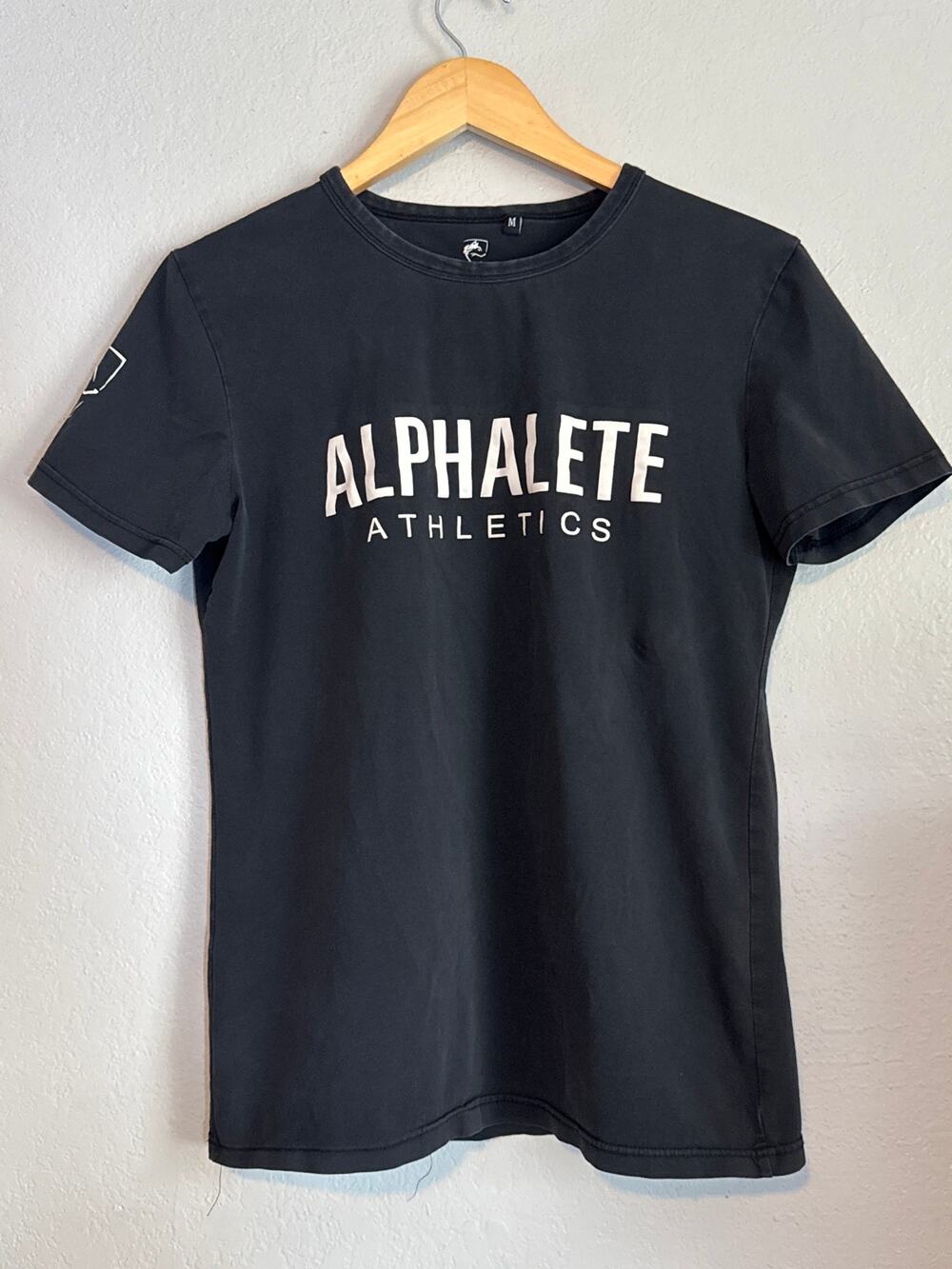 Alphalete Athetics Black Logo Tee Shirt Short Sleeve Medium Cotton Soft Stretch